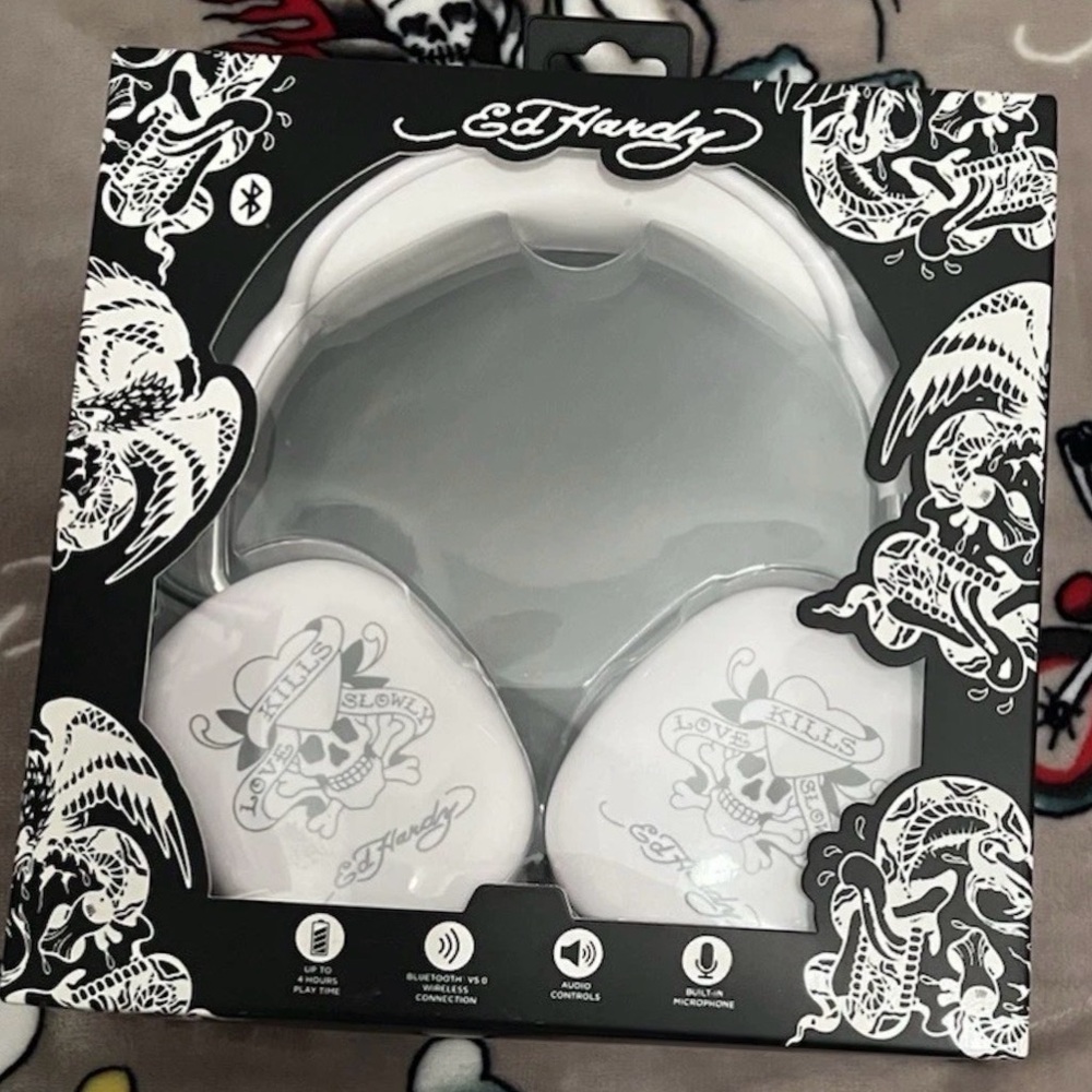 Ed Hardy White Skull Design Headphones